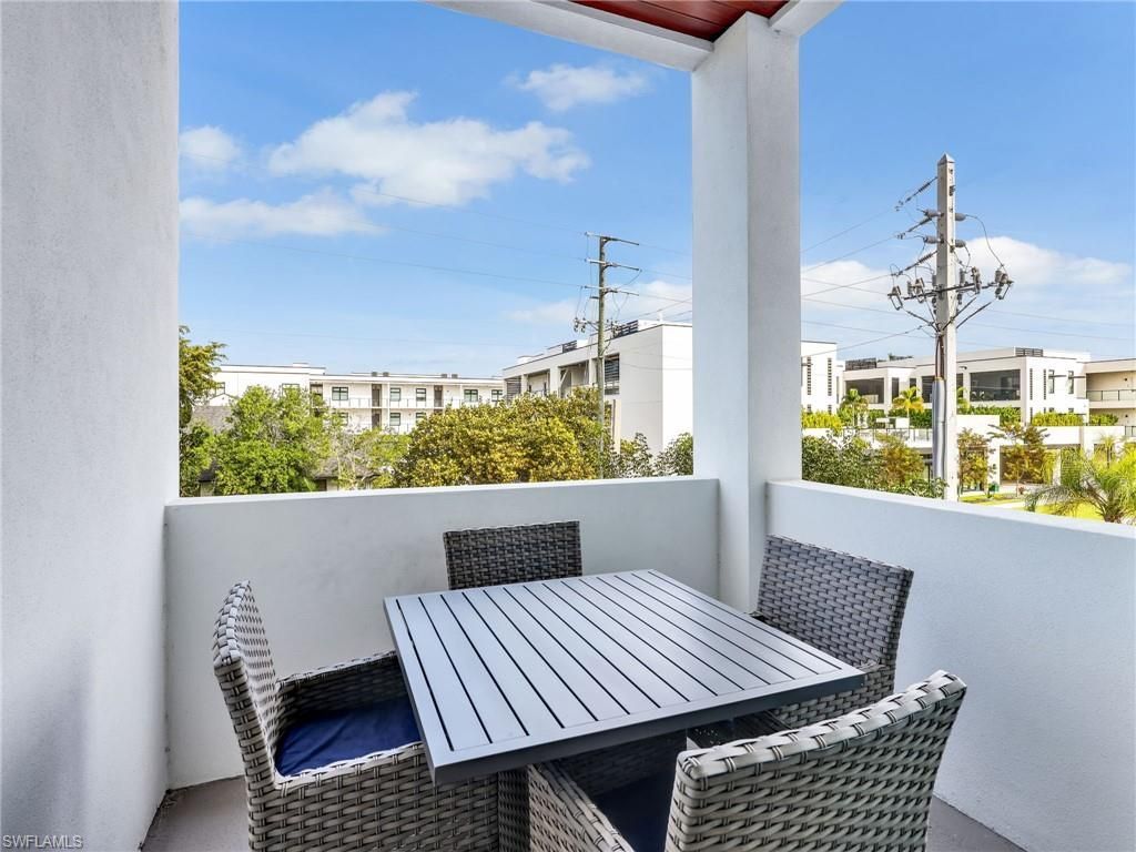 101 8th St S, Unit 201, Naples, FL 34102 Photo