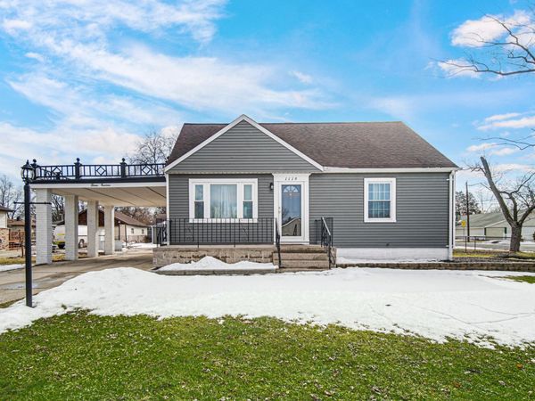 1119 W 38th Place, Hobart, IN 46342