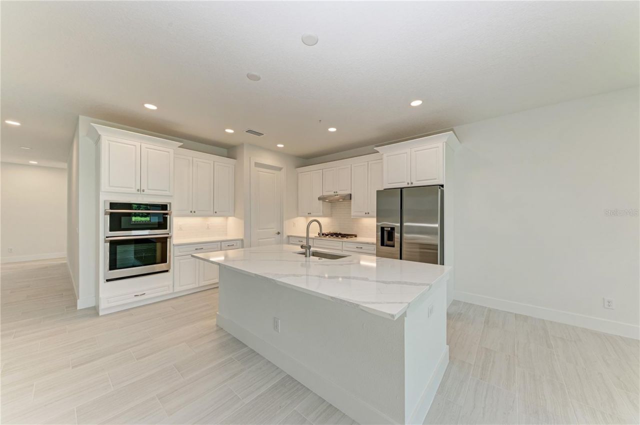 10016 Rembrandt Way, Unit 202, Bradenton, FL 34212 Photo