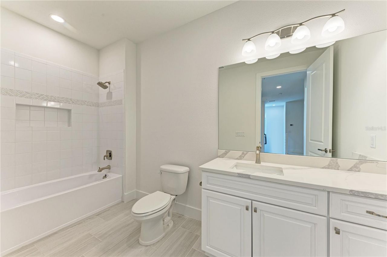 10016 Rembrandt Way, Unit 202, Bradenton, FL 34212 Photo