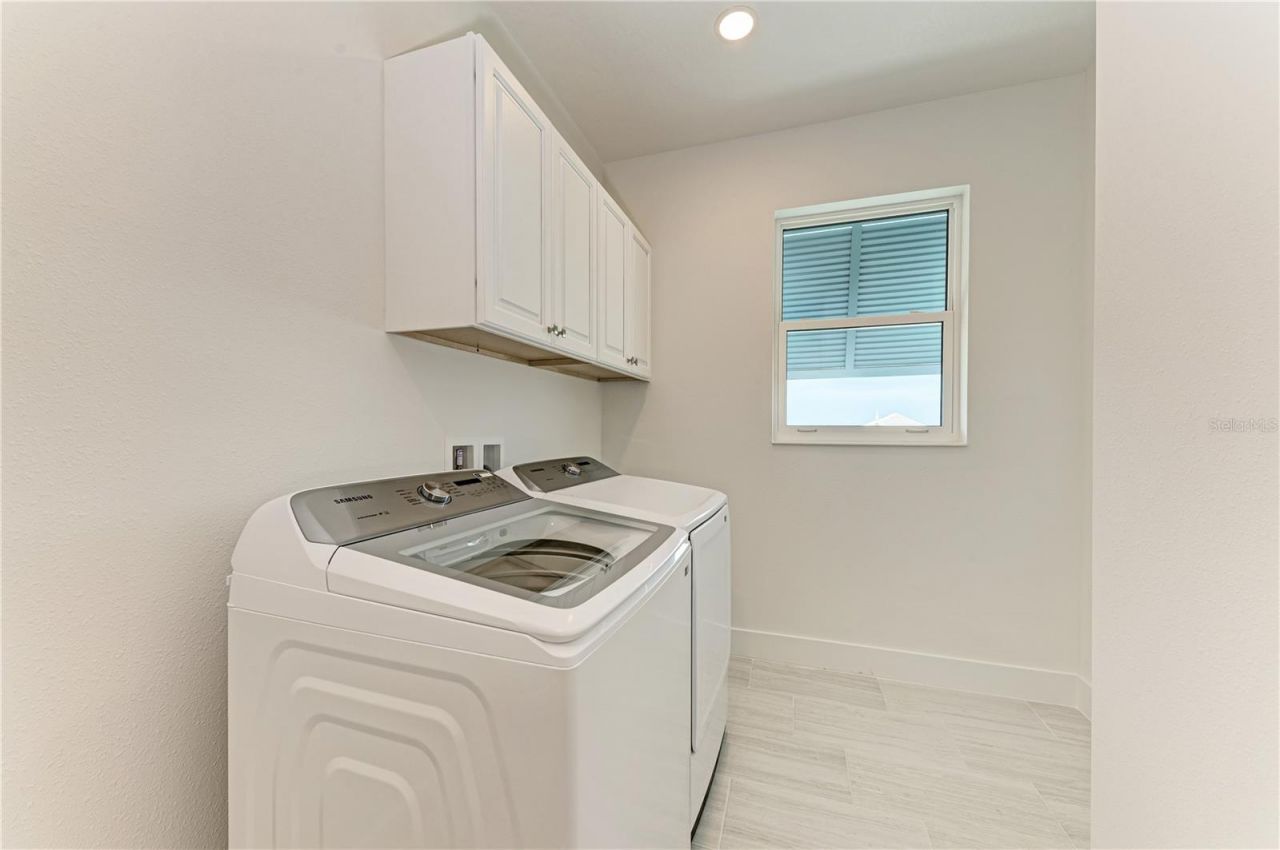 10016 Rembrandt Way, Unit 202, Bradenton, FL 34212 Photo