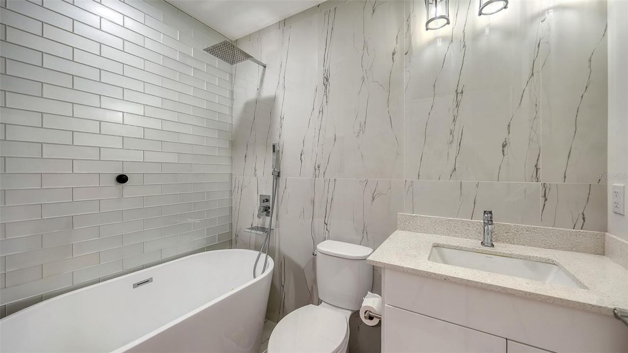 1709 N Tamiami Trail, Unit 223, Sarasota, FL 34234 Photo