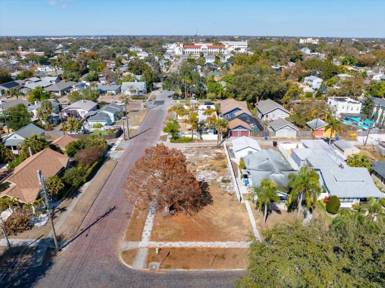 2555 Burlington Avenue N, Saint Petersburg, FL 33713 Photo