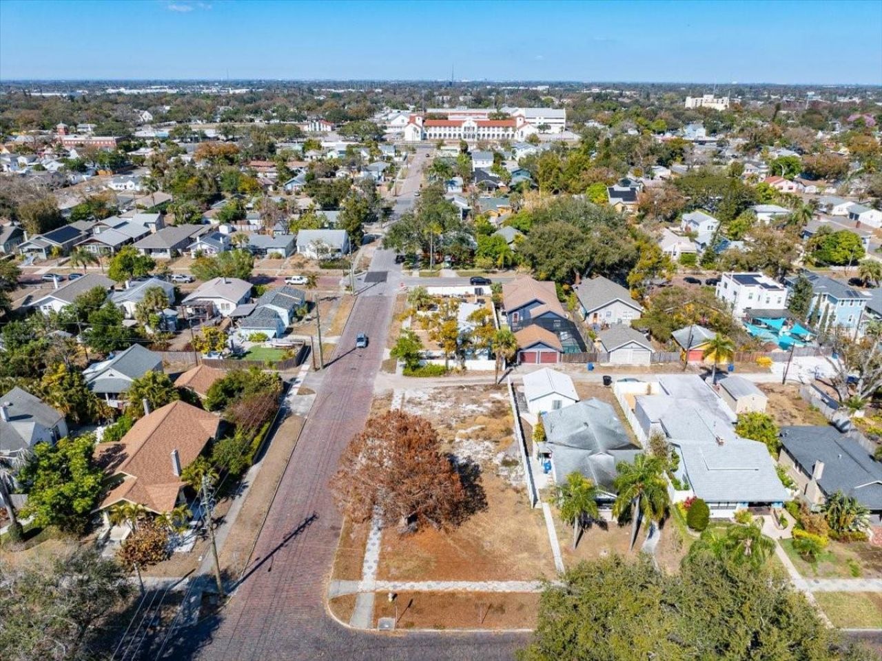 2555 Burlington Avenue N, Saint Petersburg, FL 33713 Photo