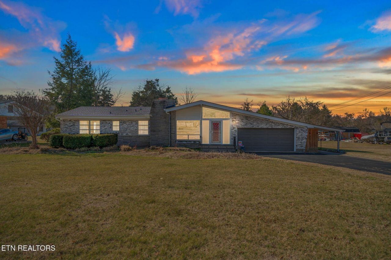 7237 Oakmeade Rd, Powell, TN 37849 Main Photo