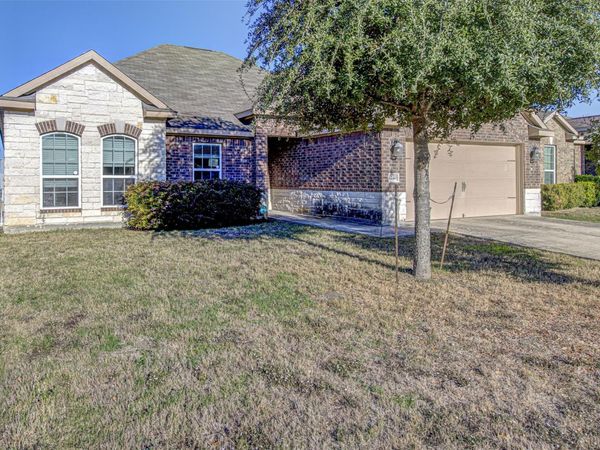1240 Twin Estates DR, Kyle, TX 78640