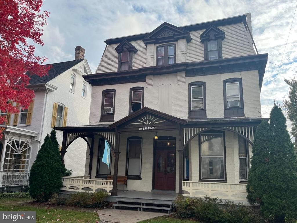 25 Broadway, Hagerstown, MD 21740 Main Photo