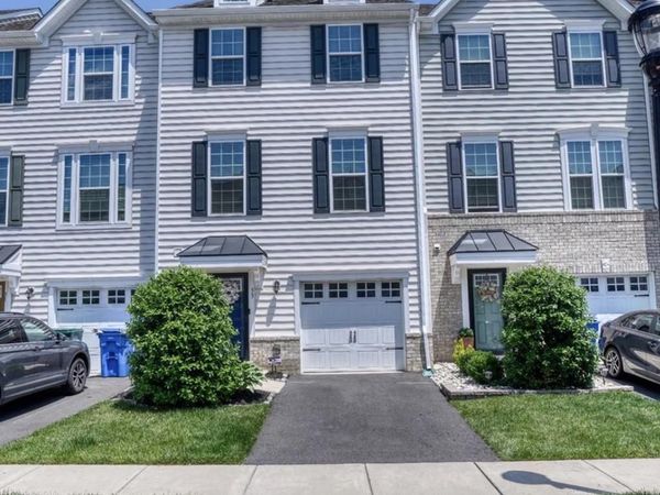 33 ELLA LANE, MOUNT HOLLY, NJ 08060