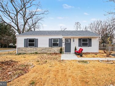 1229 E LONGVIEW DRIVE, WOODBRIDGE, VA 22191