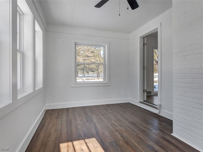 1040 Thorndale Drive, Akron, OH 44320 Photo 12