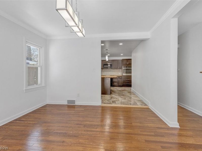 1040 Thorndale Drive, Akron, OH 44320 Photo 13