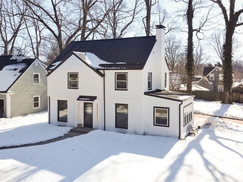 1040 Thorndale Drive, Akron, OH 44320 Photo 2