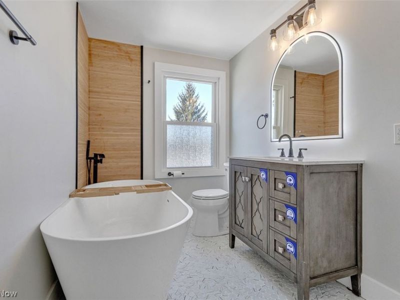 1040 Thorndale Drive, Akron, OH 44320 Photo 21