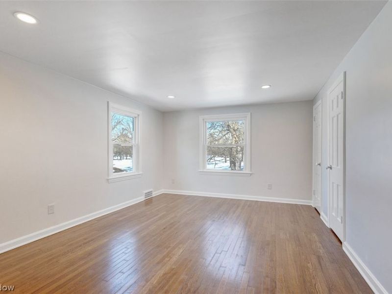 1040 Thorndale Drive, Akron, OH 44320 Photo 22