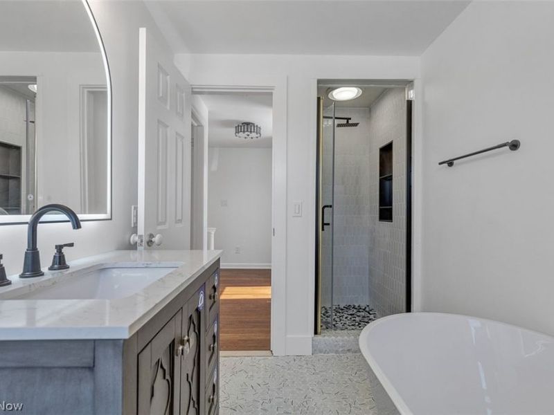 1040 Thorndale Drive, Akron, OH 44320 Photo 22