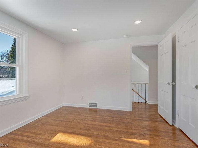 1040 Thorndale Drive, Akron, OH 44320 Photo 26