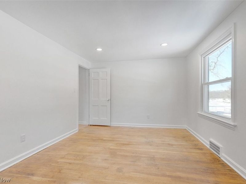 1040 Thorndale Drive, Akron, OH 44320 Photo 27