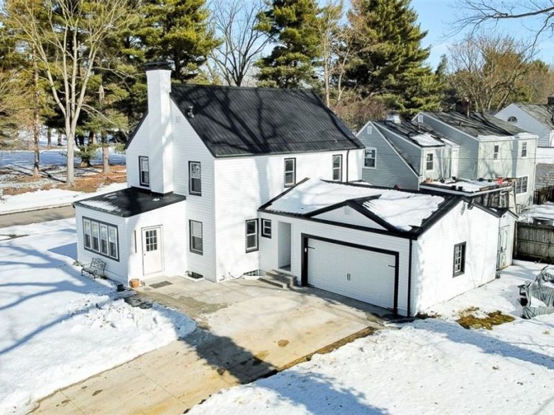 1040 Thorndale Drive, Akron, OH 44320 Photo 3