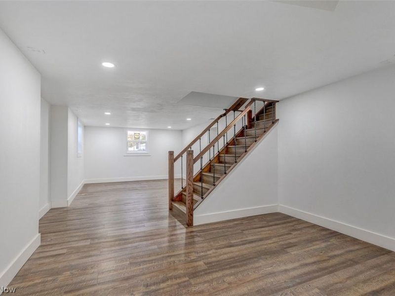 1040 Thorndale Drive, Akron, OH 44320 Photo 30