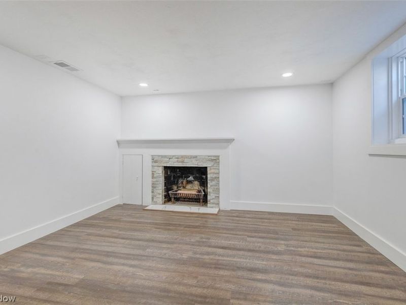 1040 Thorndale Drive, Akron, OH 44320 Photo 31