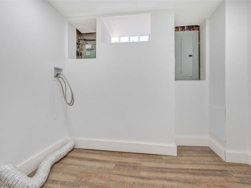 1040 Thorndale Drive, Akron, OH 44320 Photo 33