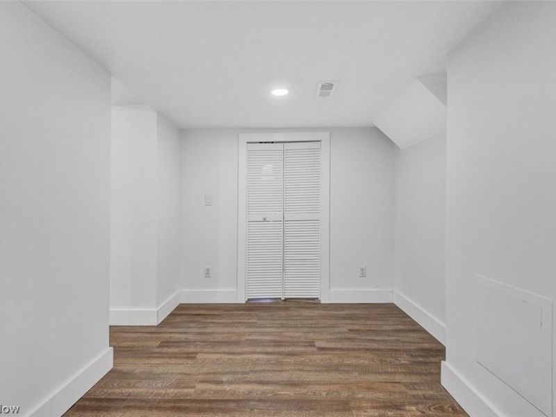 1040 Thorndale Drive, Akron, OH 44320 Photo 35