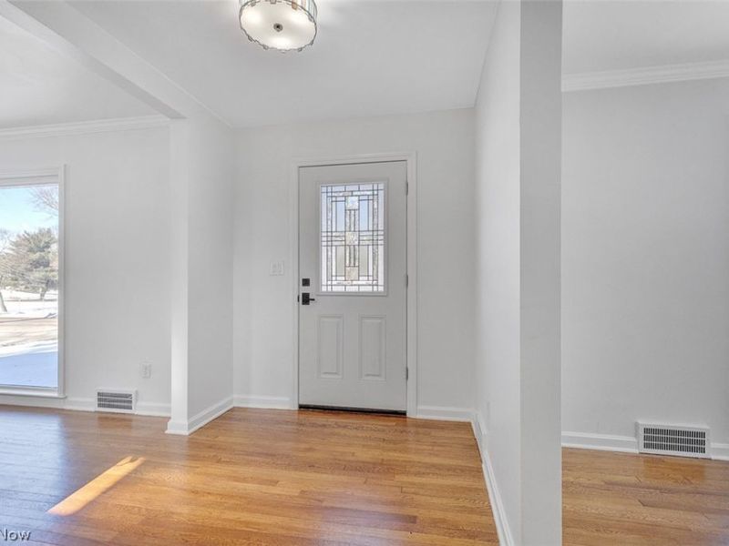 1040 Thorndale Drive, Akron, OH 44320 Photo 7