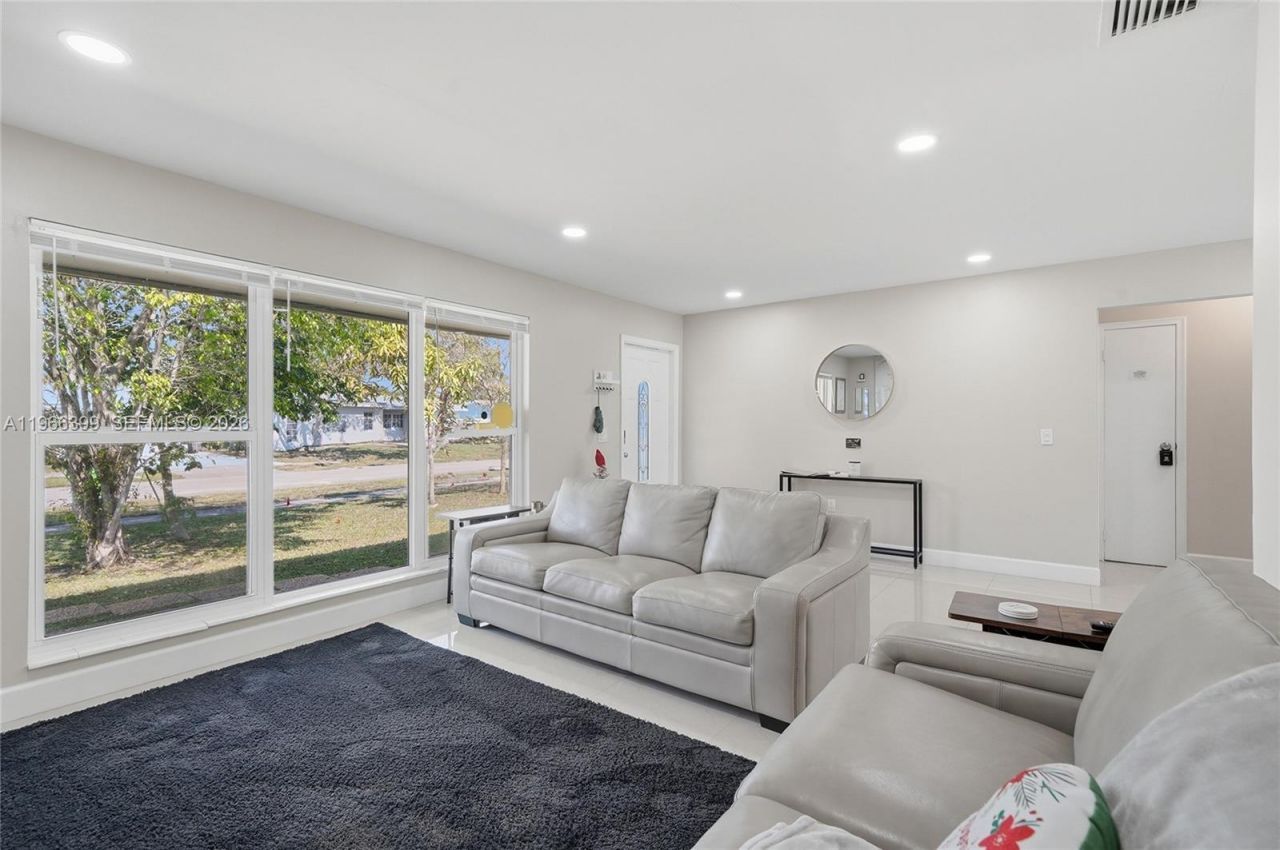 11420 NW 32nd Pl , Sunrise, FL 33323 Photo