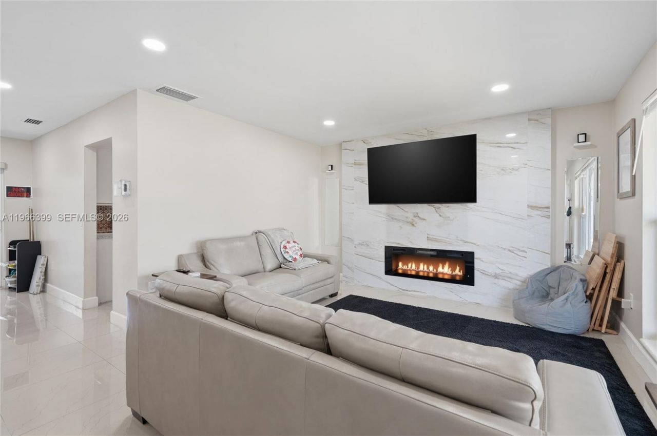 11420 NW 32nd Pl , Sunrise, FL 33323 Photo