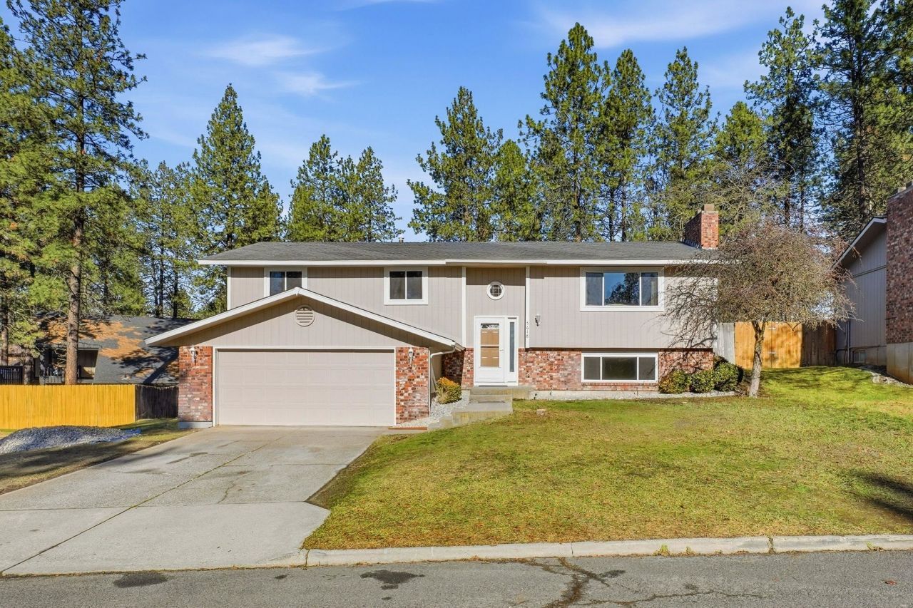 5618 W Pacific Park Dr, Spokane, WA 99208 Main Photo