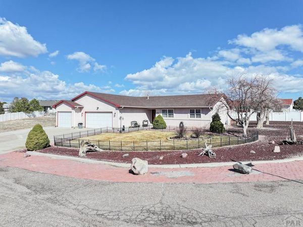 107 W Blakeland Dr, Pueblo West, CO 81007