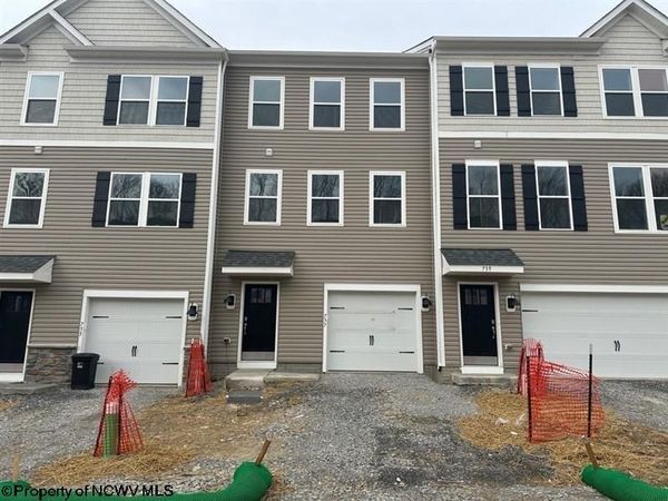 737 Hardman Drive, Morgantown, WV 26501