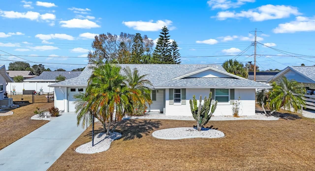 703 Torrey Pines Avenue, Sun City Center, FL 33573 Main Photo