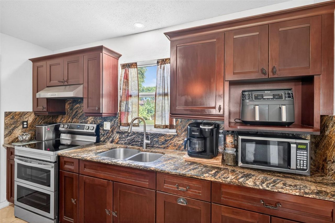 219 Richmond Avenue S, Lehigh Acres, FL 33936 Photo