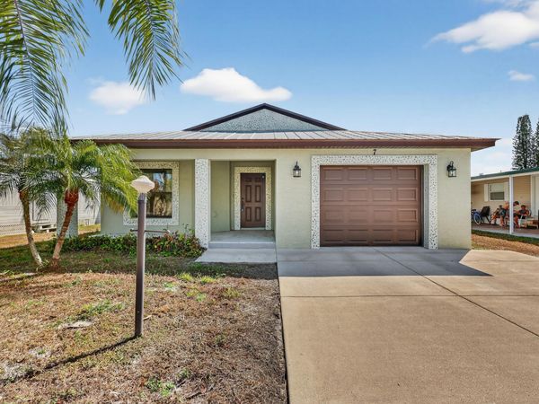 7 Aragon Lane, Port St. Lucie, FL 34952