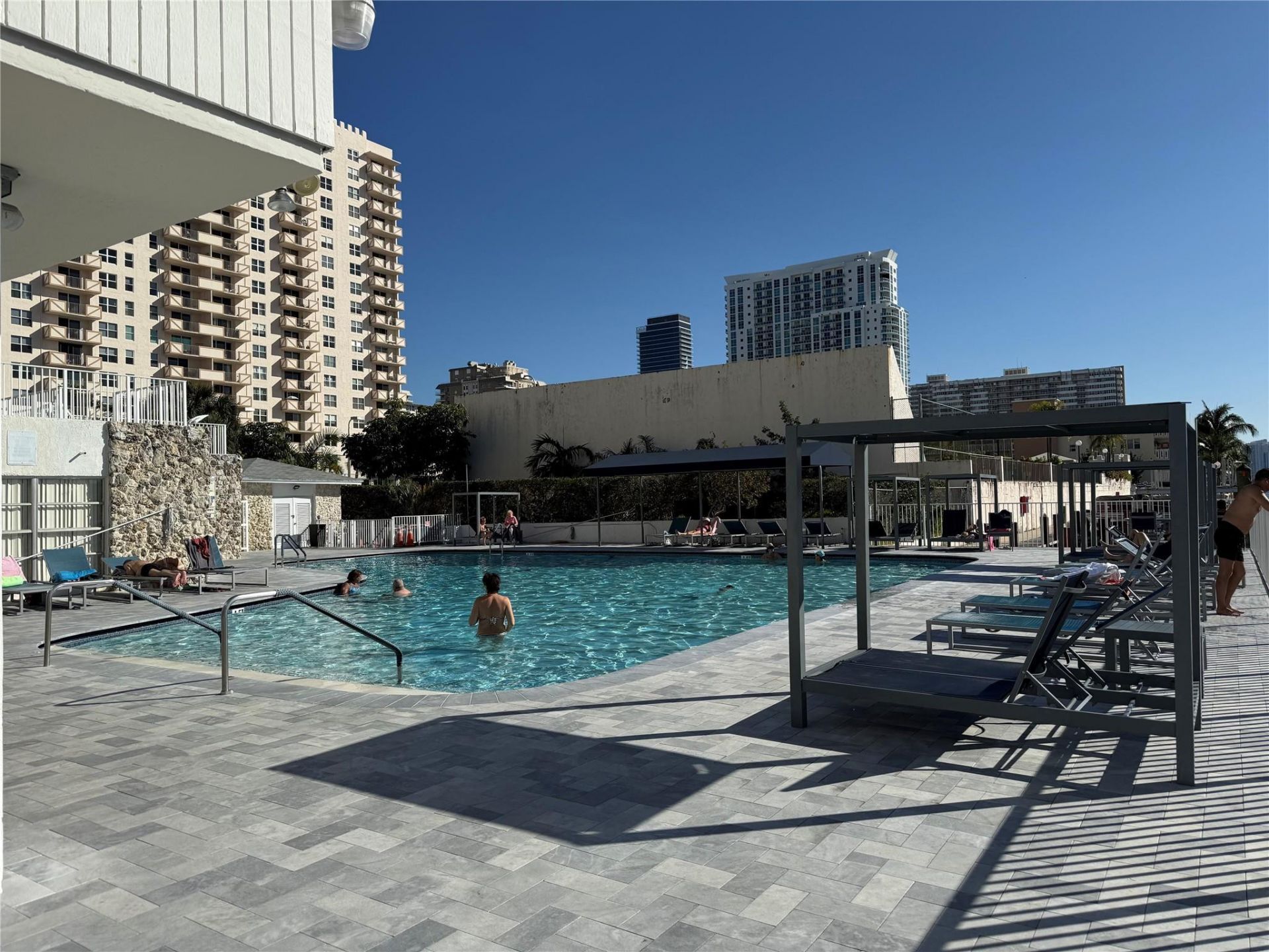 1849 S Ocean Drive, Hallandale Beach, FL 33009 Photo