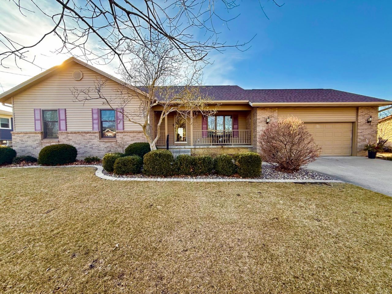 8408 49th Street, Coal Valley, IL 61240 Main Photo