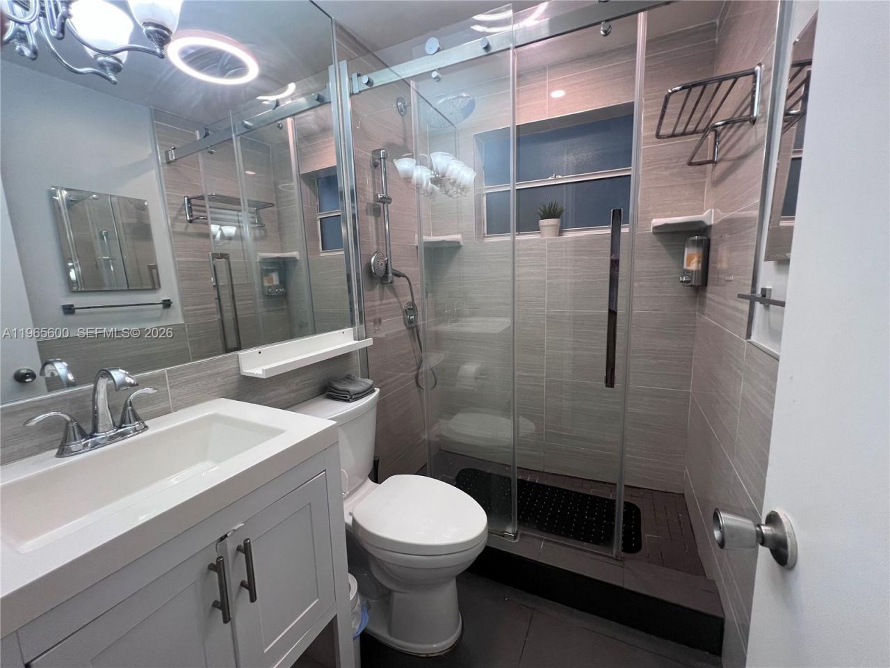 321 Wilson St , Unit A203, Hollywood, FL 33019 Photo