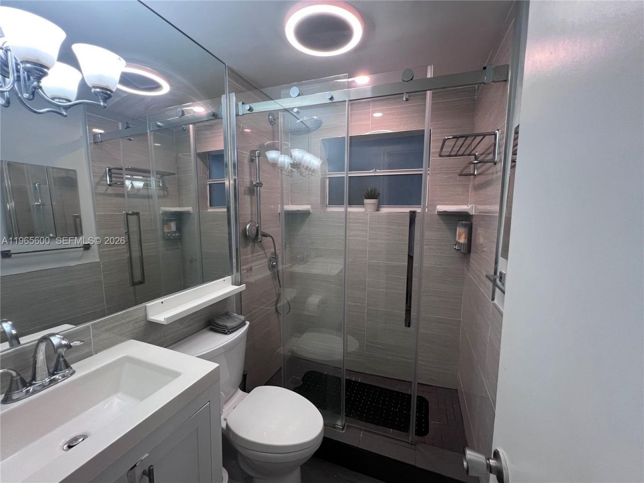 321 Wilson St , Unit A203, Hollywood, FL 33019 Photo