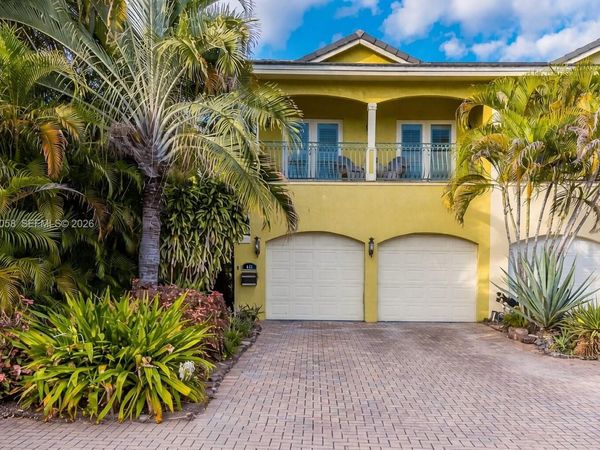 423 NE 23rd St , Wilton Manors, FL 33305