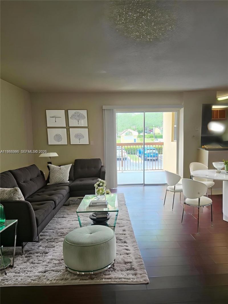 7610 Westwood Dr , Unit 120, Tamarac, FL 33321 Photo