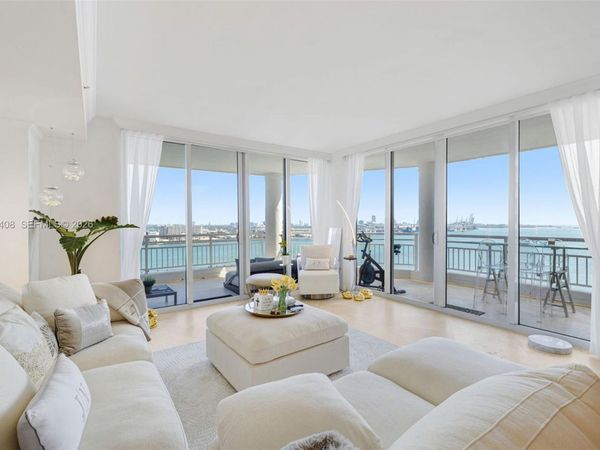 848 Brickell Key Dr, Unit 1601, Miami, FL 33131