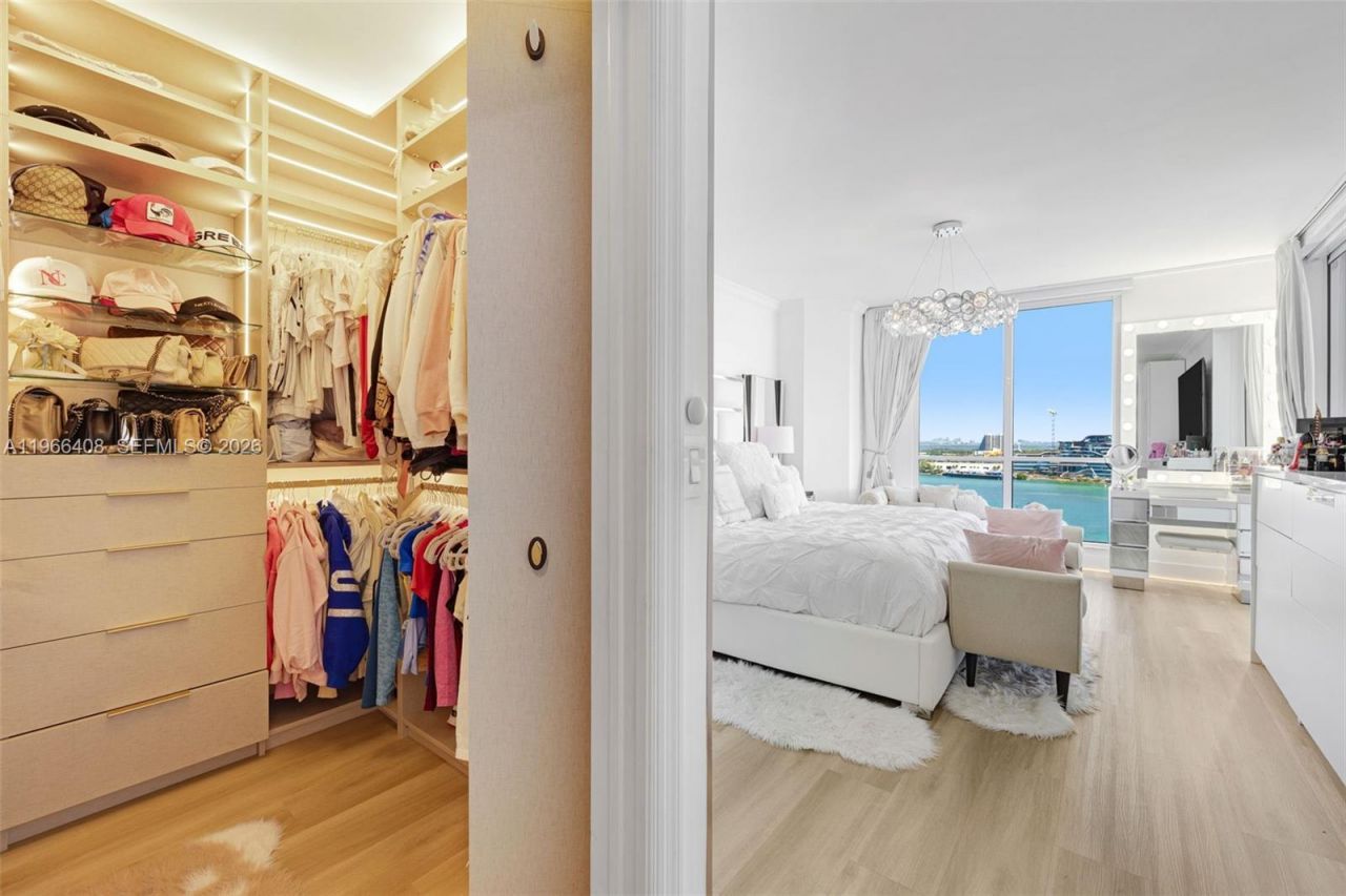 848 Brickell Key Dr, Unit 1601, Miami, FL 33131 Photo