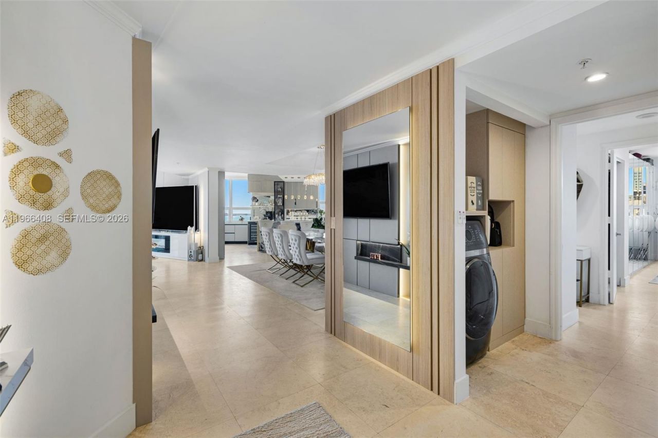 848 Brickell Key Dr, Unit 1601, Miami, FL 33131 Photo