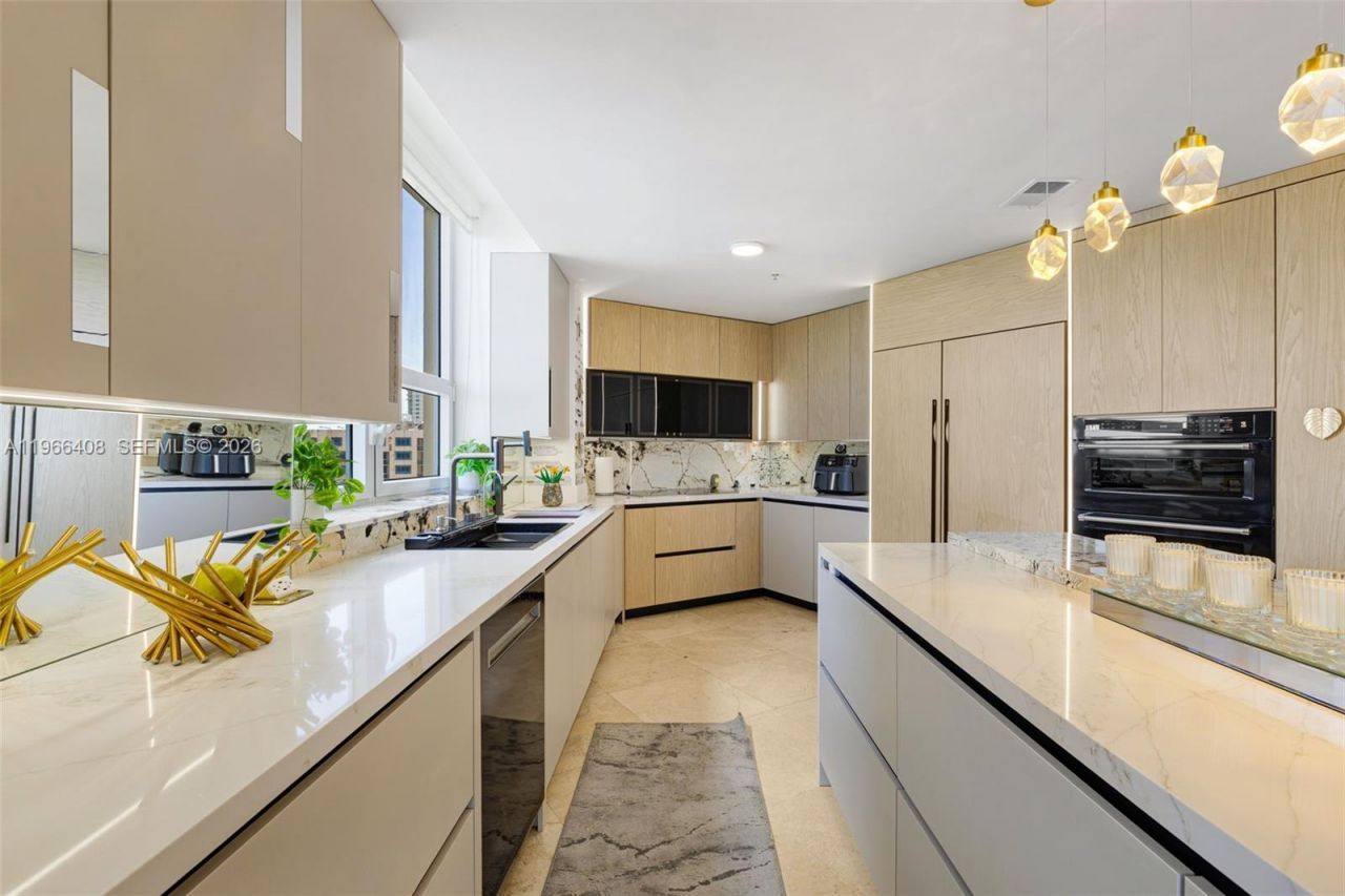 848 Brickell Key Dr, Unit 1601, Miami, FL 33131 Photo