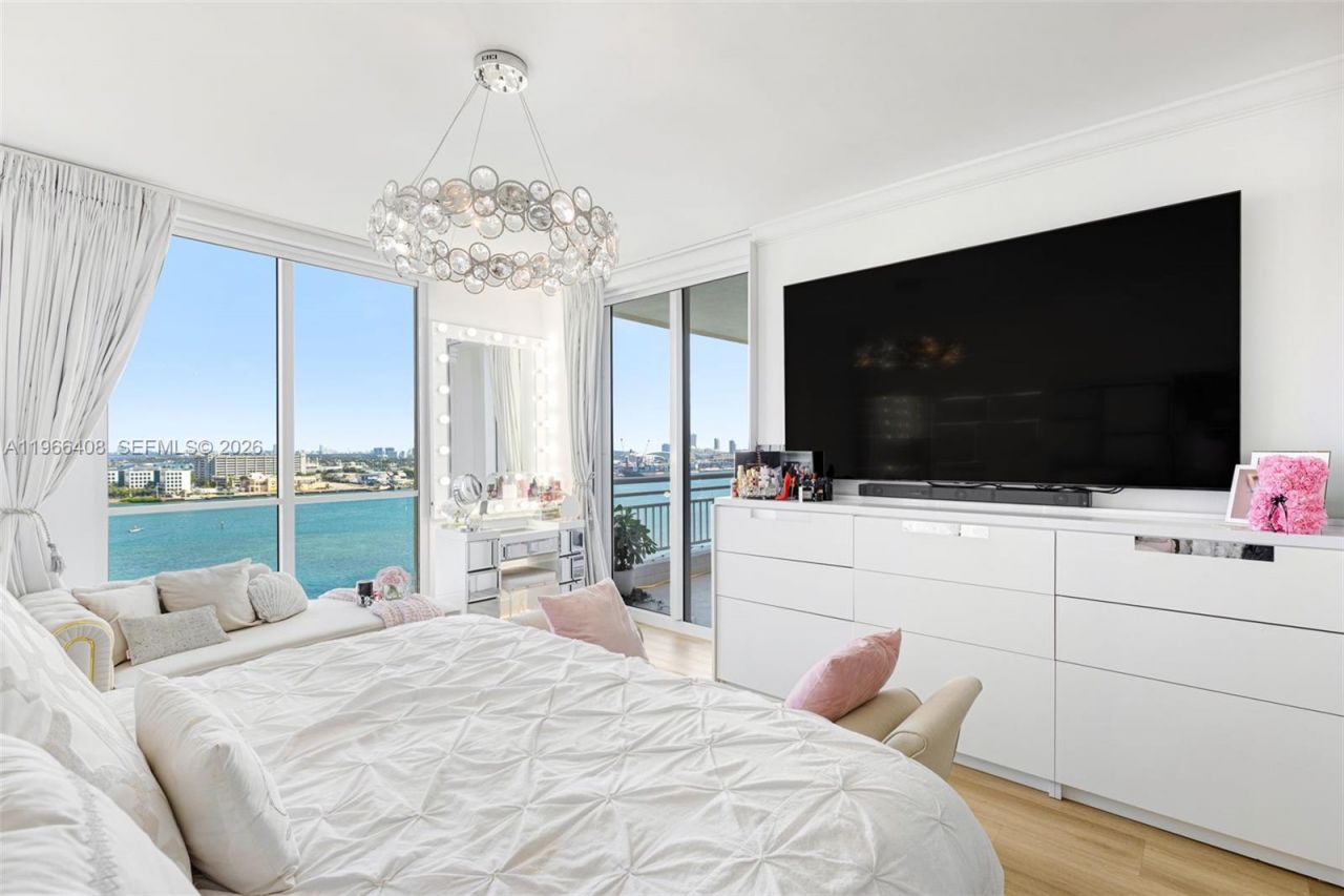 848 Brickell Key Dr, Unit 1601, Miami, FL 33131 Photo