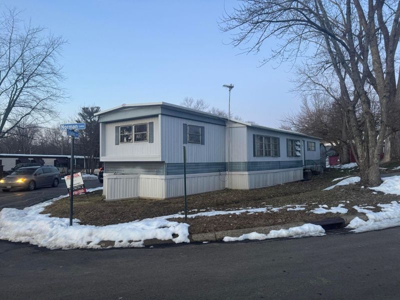 1 Estates Lane, Reynoldsburg, OH 43068 Photo 1