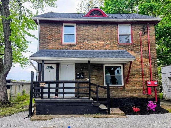 958 E Wilbeth Road, Unit Upper, Akron, OH 44306