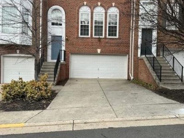 45776 MOUNTAIN PINE SQUARE, Unit 45776, STERLING, VA 20166