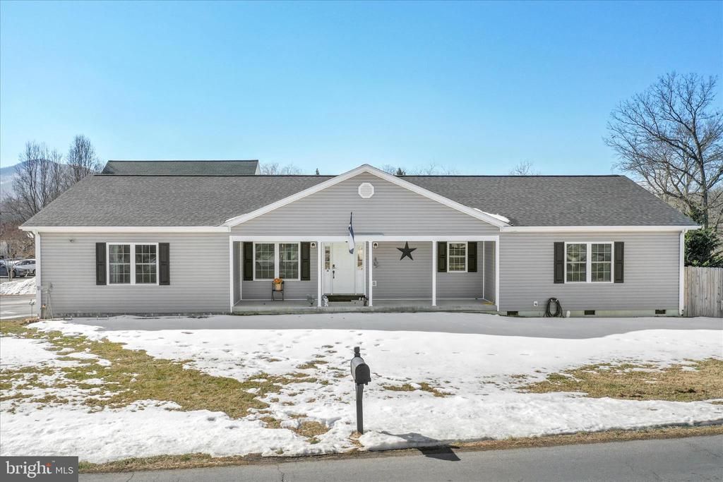 300 Park Road, Stanley, VA 22851 Main Photo